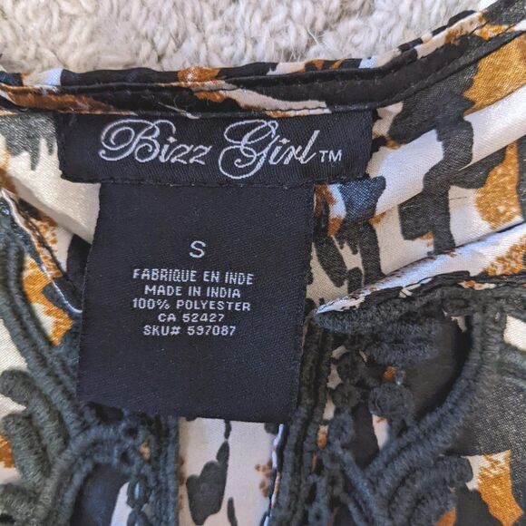 Bizz GIRL Leopard Print Chrochet Decor Boho Blouse Small @Y - Picture 8 of 10